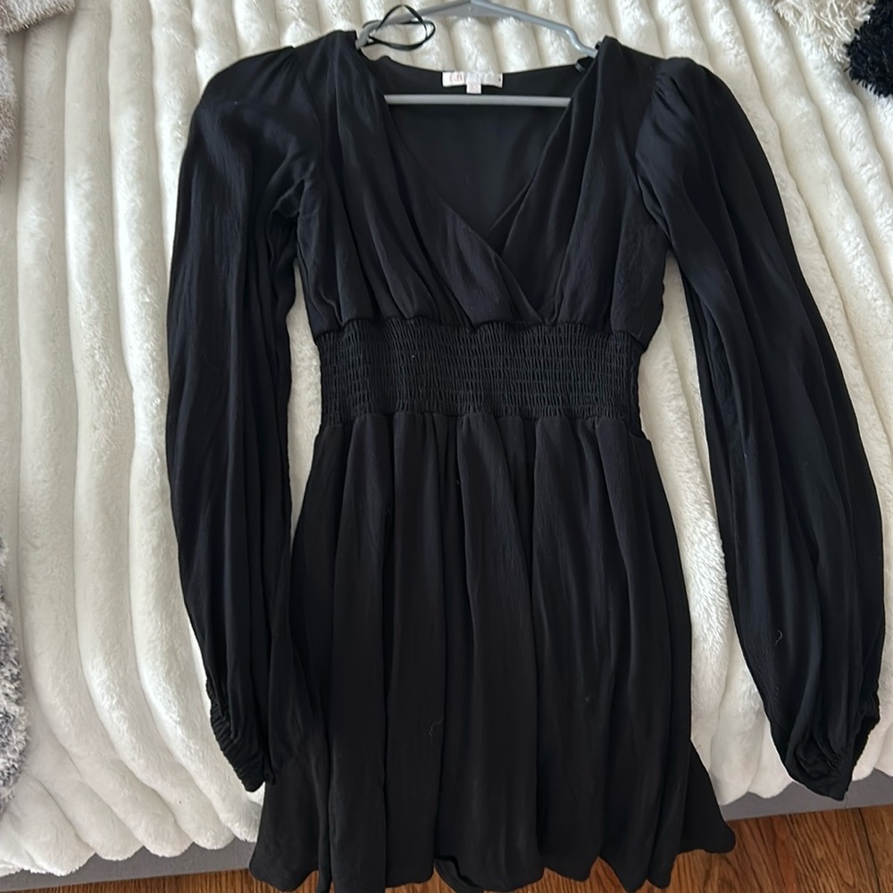 Long sleeve Vneck black dress